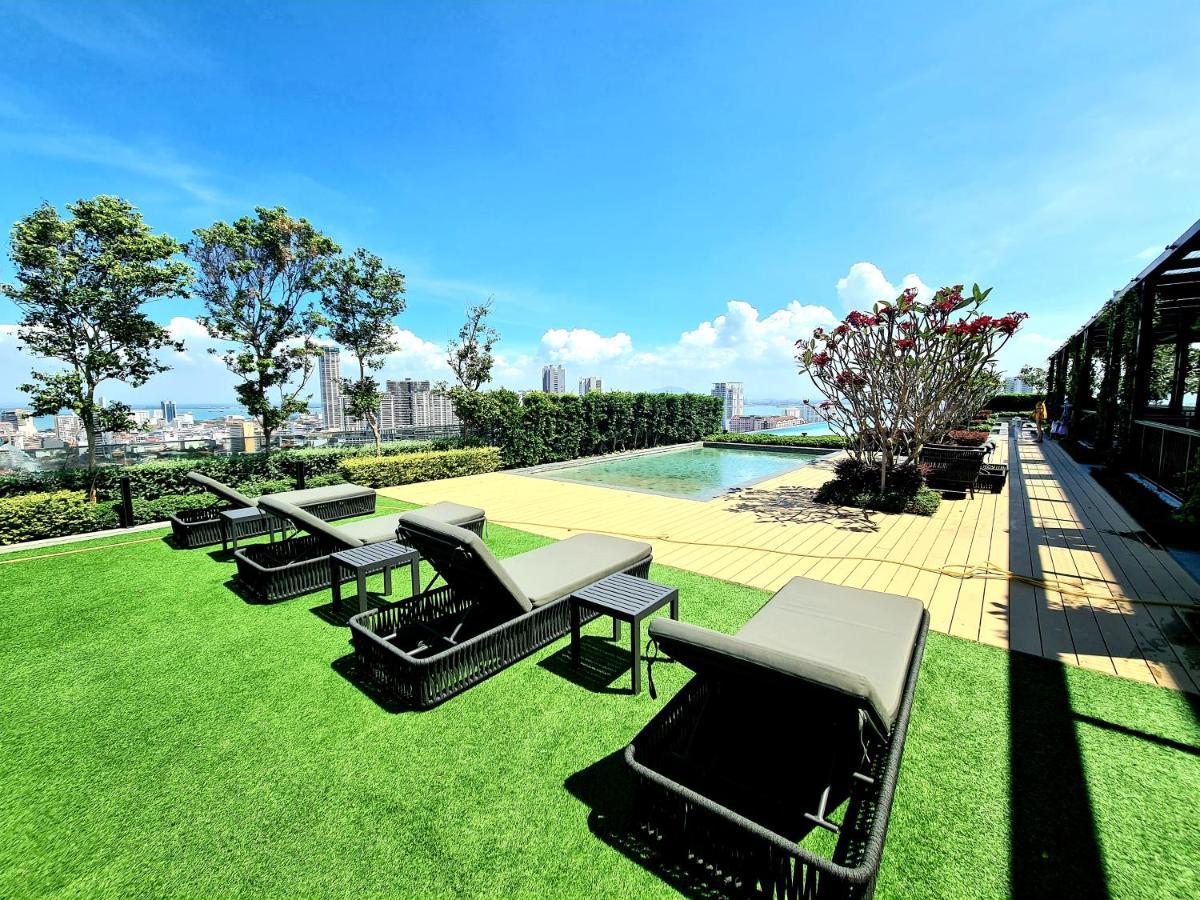 Beacon Executive Suite - Skypool Penang View จอร์จทาวน์ ภายนอก รูปภาพ