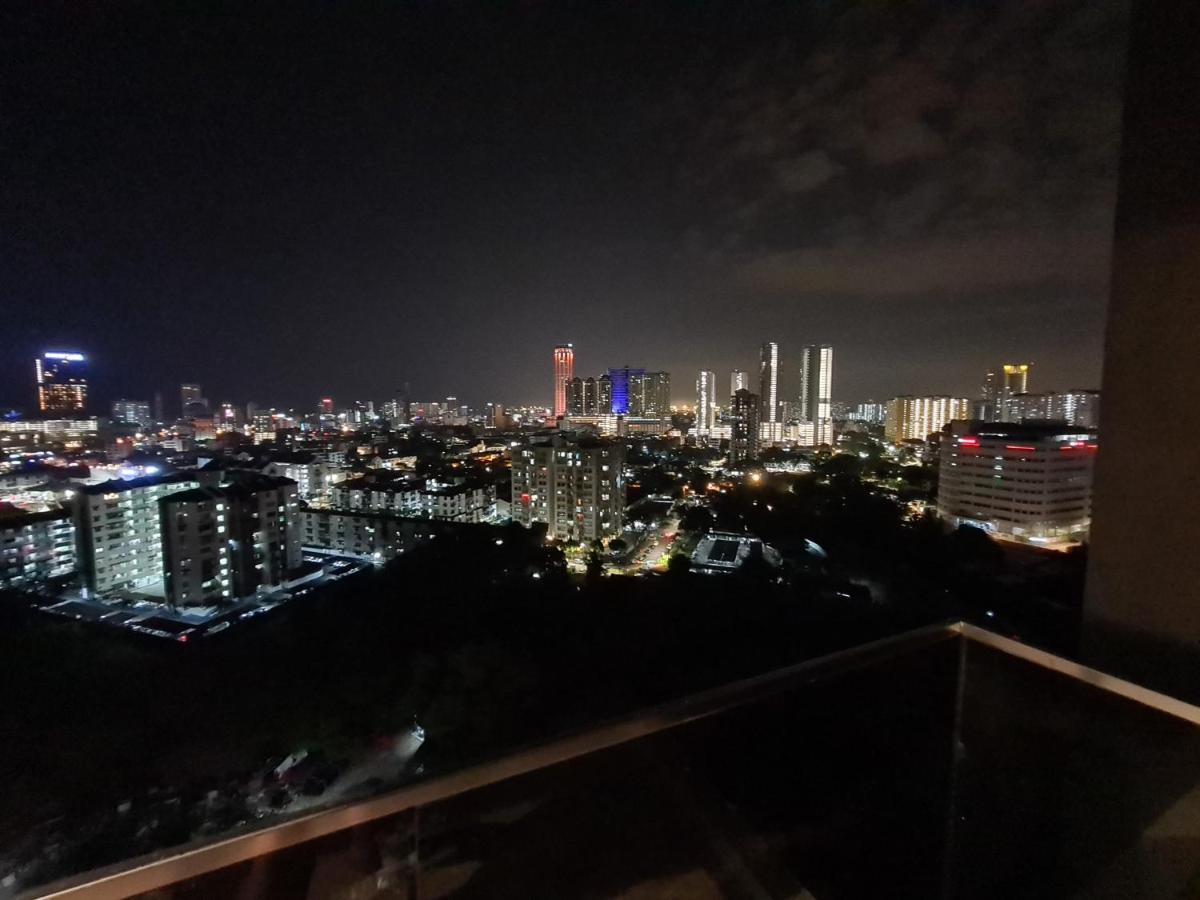 Beacon Executive Suite - Skypool Penang View จอร์จทาวน์ ภายนอก รูปภาพ