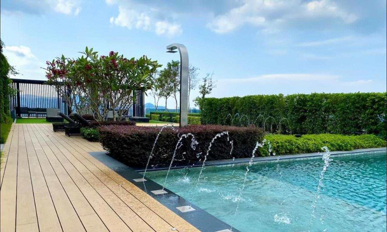 Beacon Executive Suite - Skypool Penang View จอร์จทาวน์ ภายนอก รูปภาพ