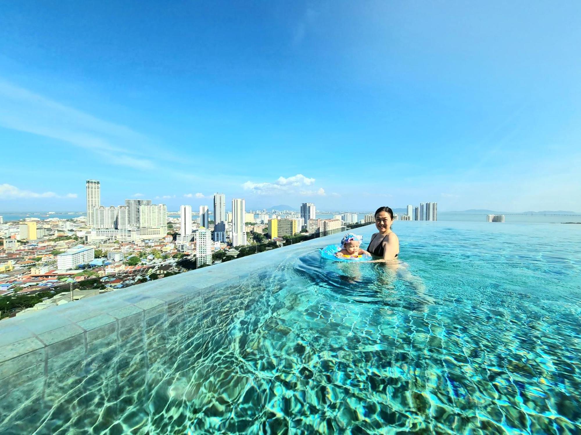 Beacon Executive Suite - Skypool Penang View จอร์จทาวน์ ภายนอก รูปภาพ