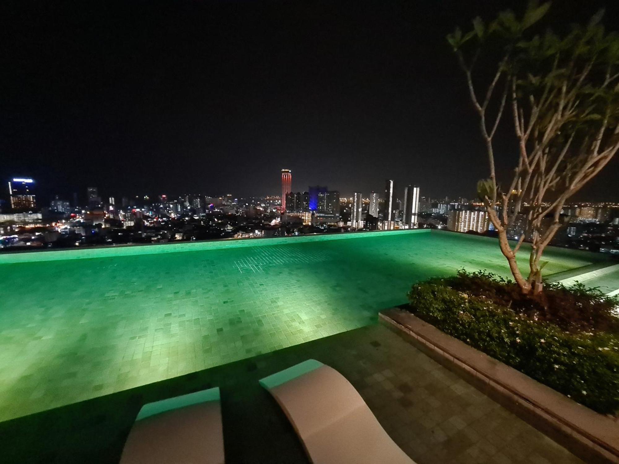 Beacon Executive Suite - Skypool Penang View จอร์จทาวน์ ภายนอก รูปภาพ