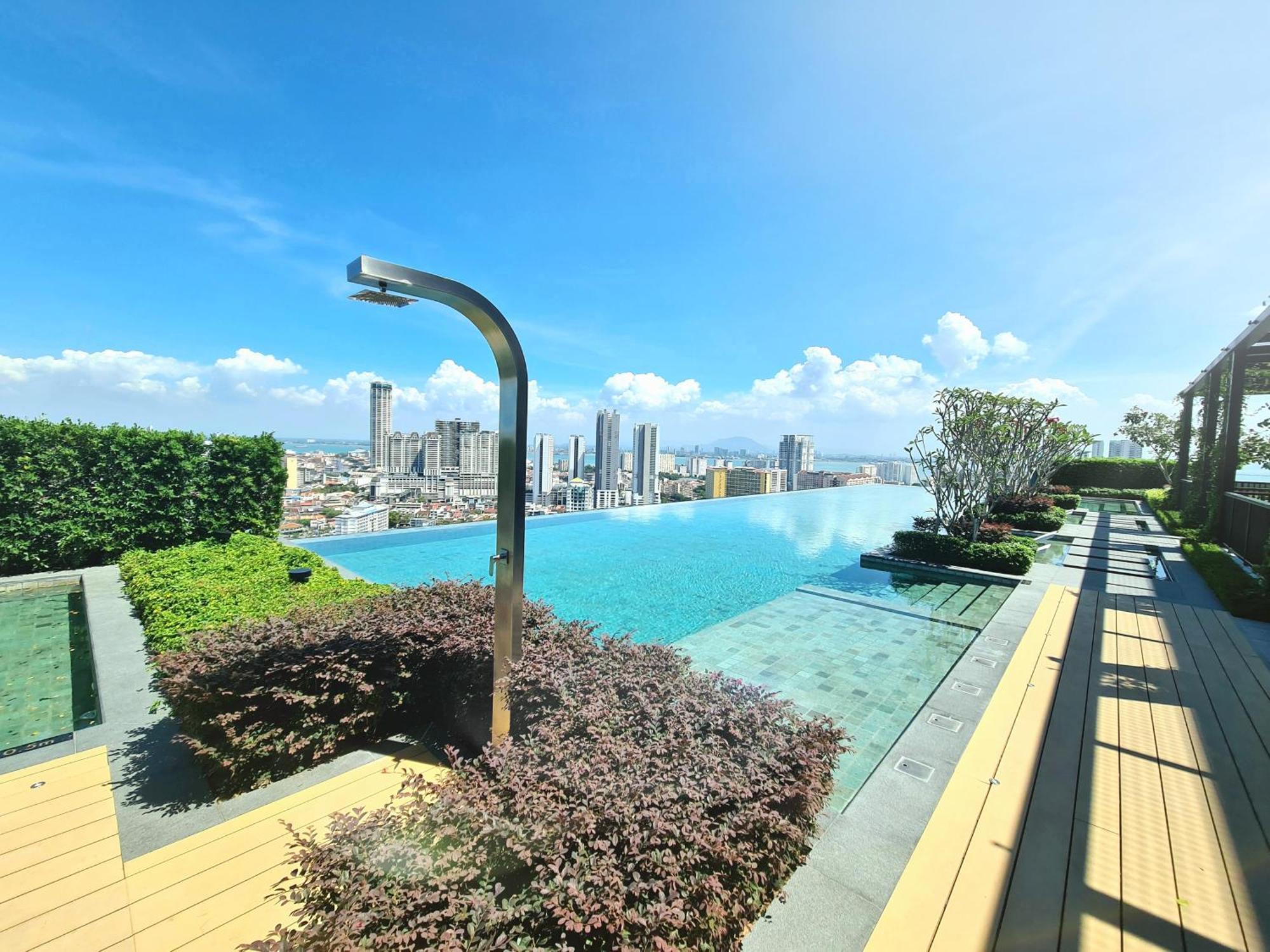Beacon Executive Suite - Skypool Penang View จอร์จทาวน์ ภายนอก รูปภาพ